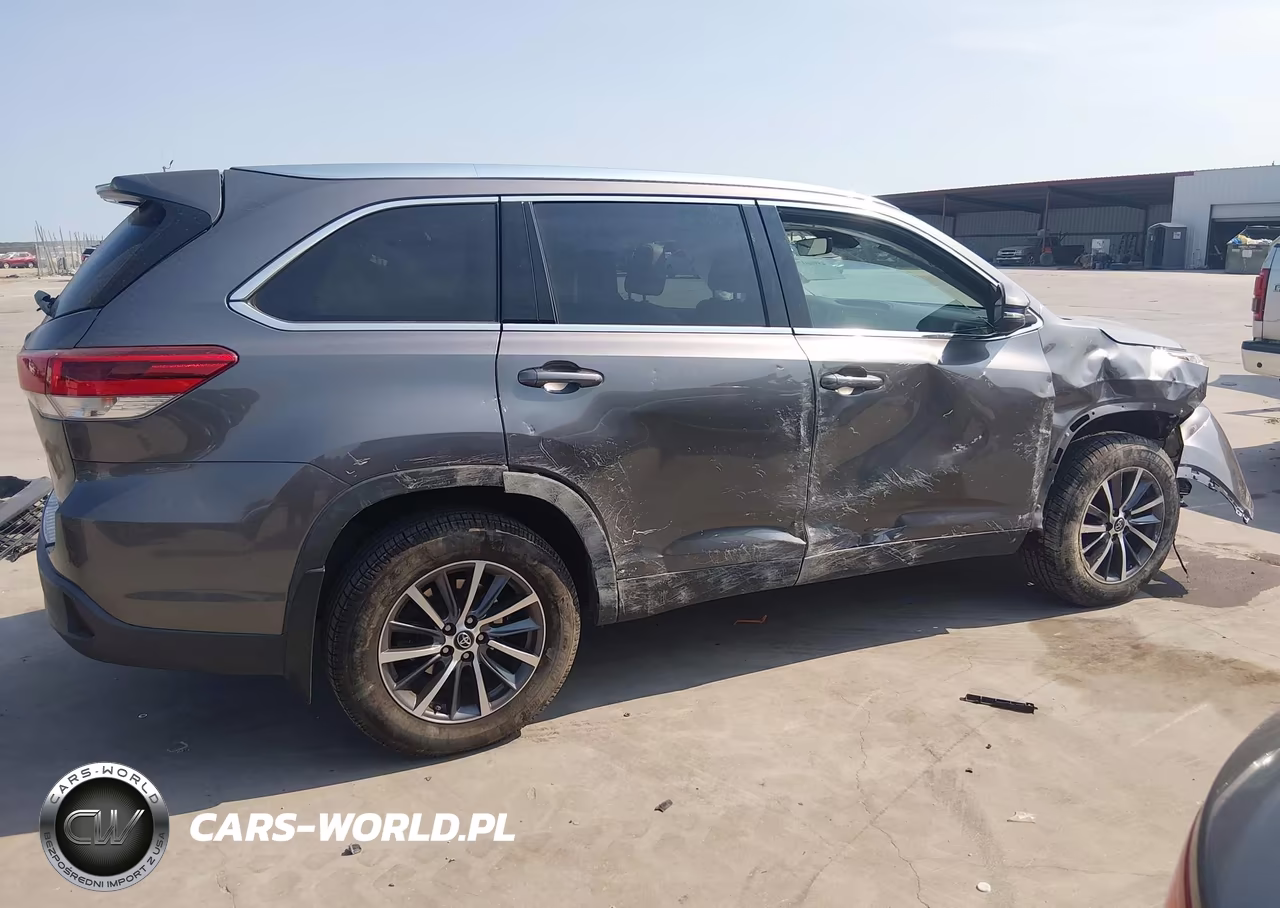 2019 Toyota Highlander Xle VIN:5TDJZRFH1KS618505 - 18