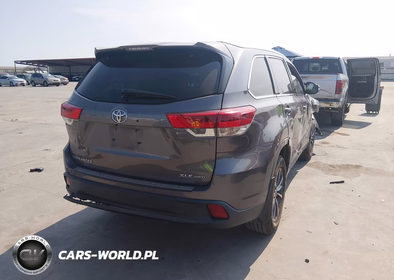 2019 Toyota Highlander Xle VIN:5TDJZRFH1KS618505 - 4
