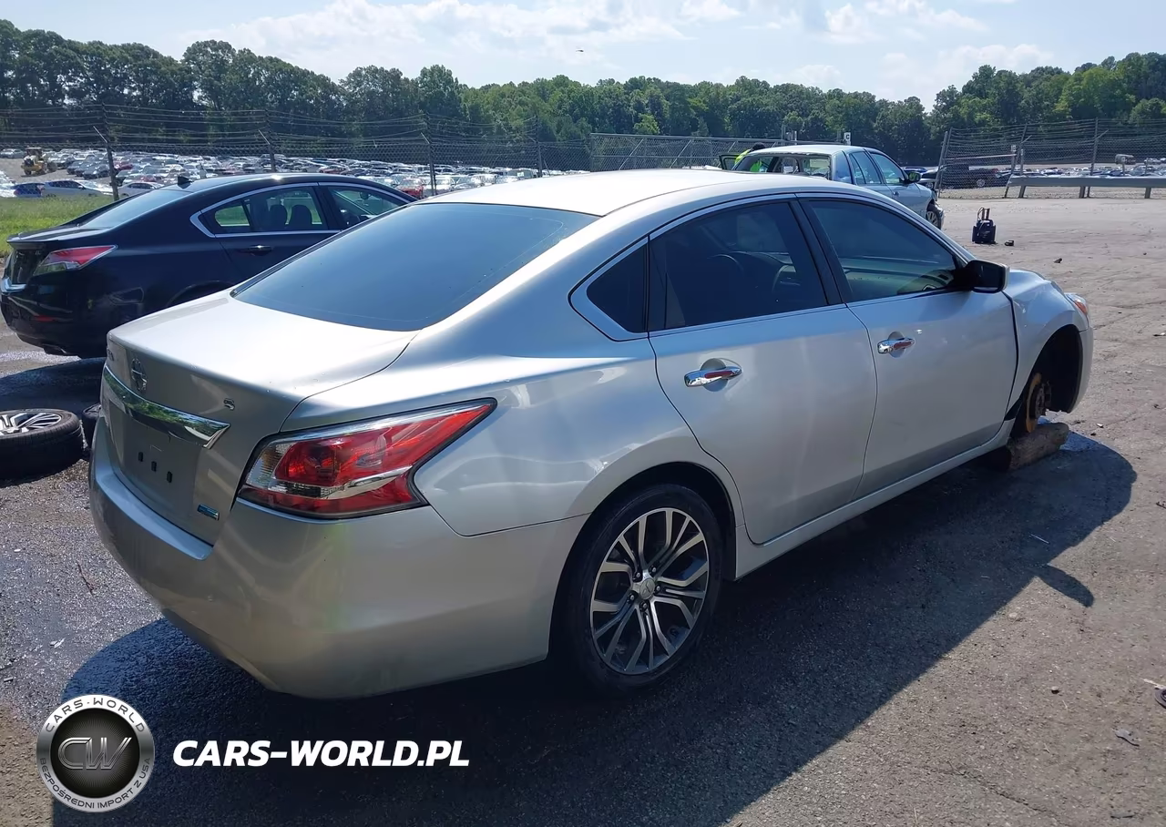 2014 Nissan Altima 2.5 S VIN:1N4AL3APXEC117251 - 4