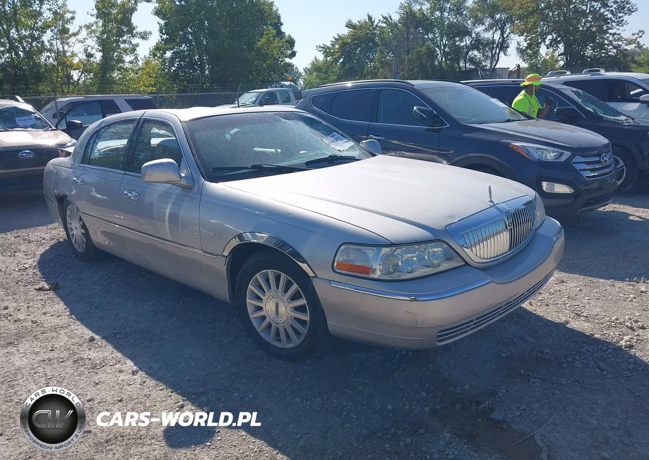 2004 Lincoln Town Car Signature