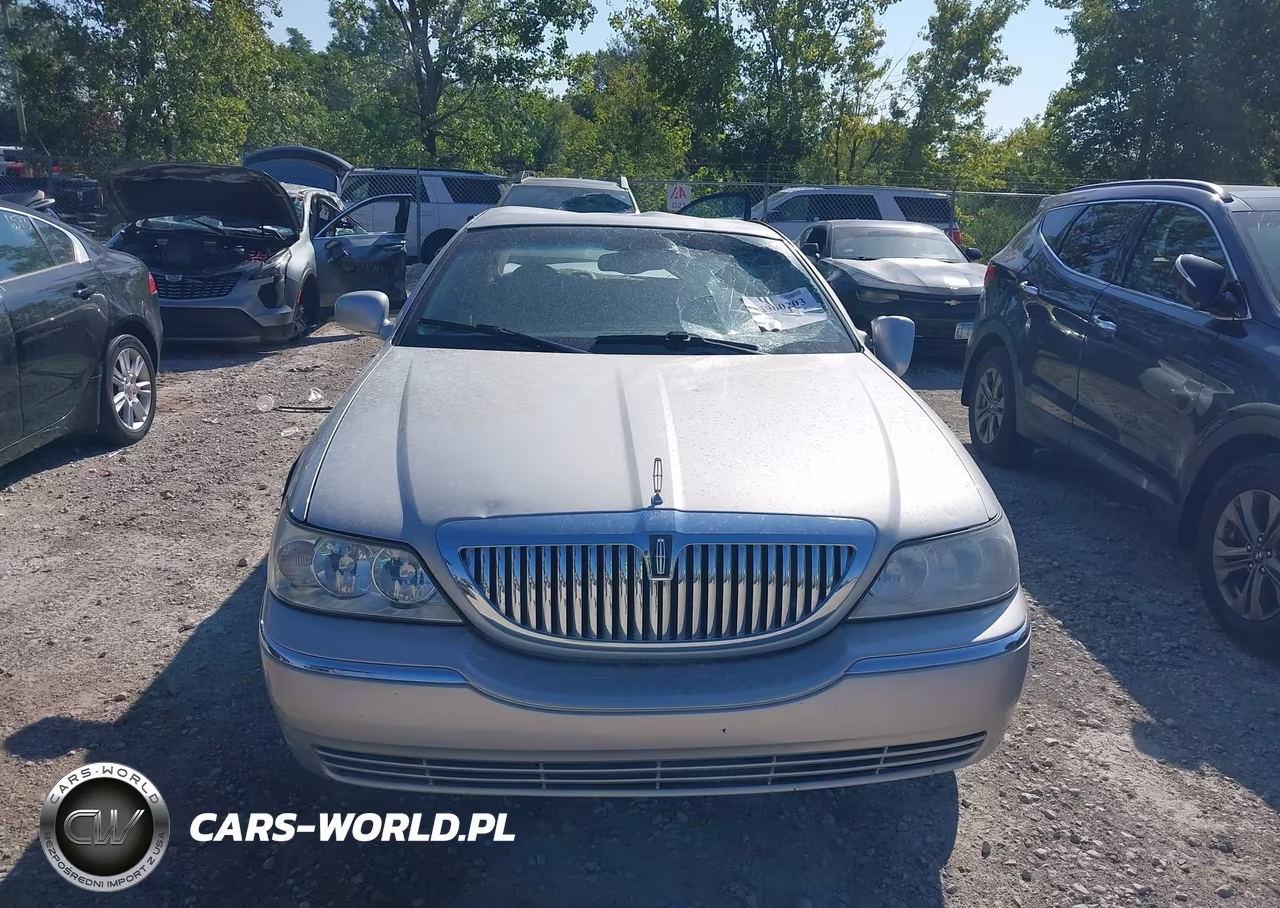 2004 Lincoln Town Car Signature VIN:1LNHM81W84Y662307 - 12