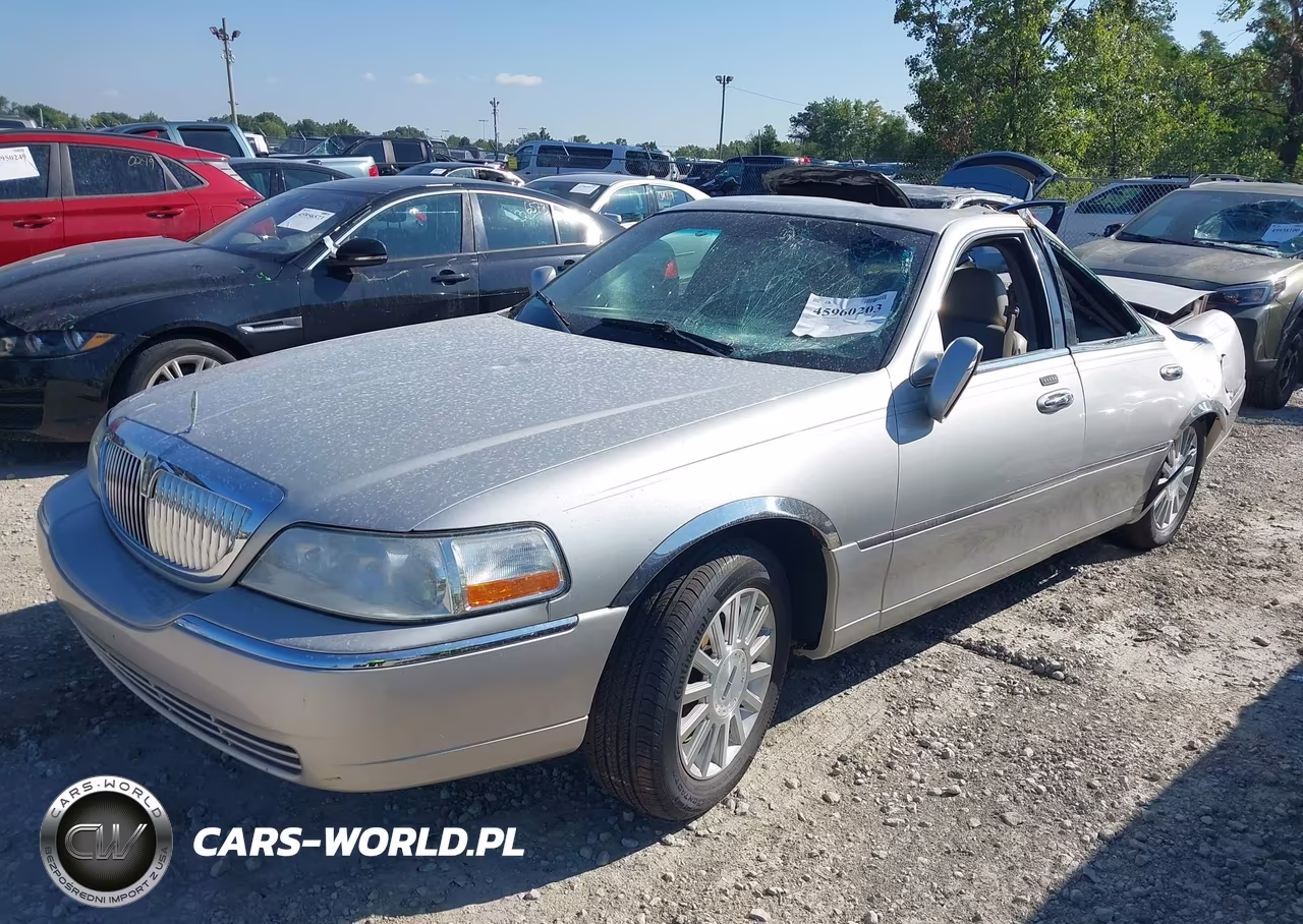 2004 Lincoln Town Car Signature VIN:1LNHM81W84Y662307 - 2