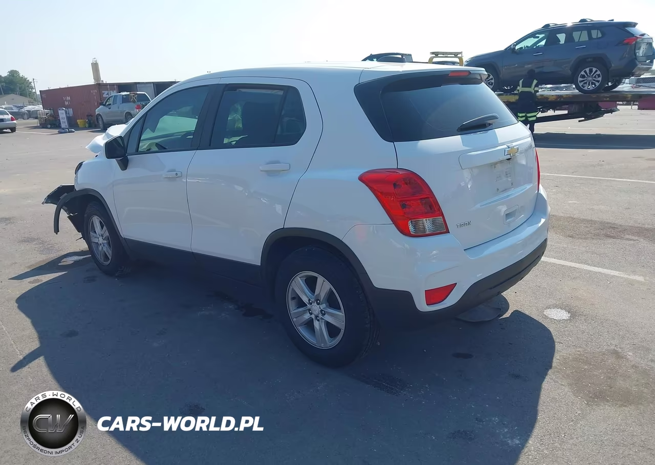2019 Chevrolet Trax Ls VIN:3GNCJKSB1KL383433 - 3