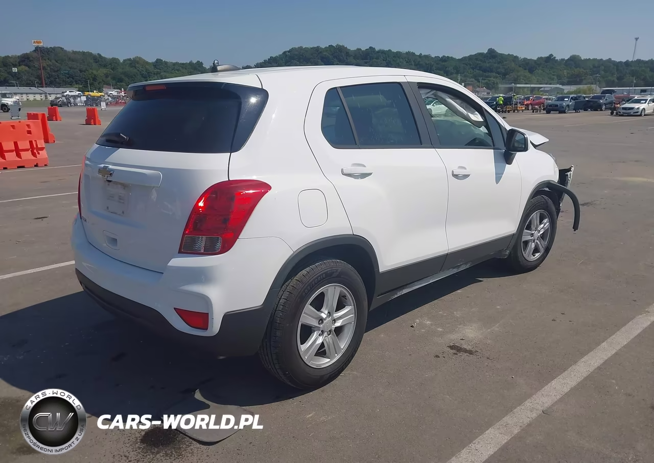2019 Chevrolet Trax Ls VIN:3GNCJKSB1KL383433 - 4
