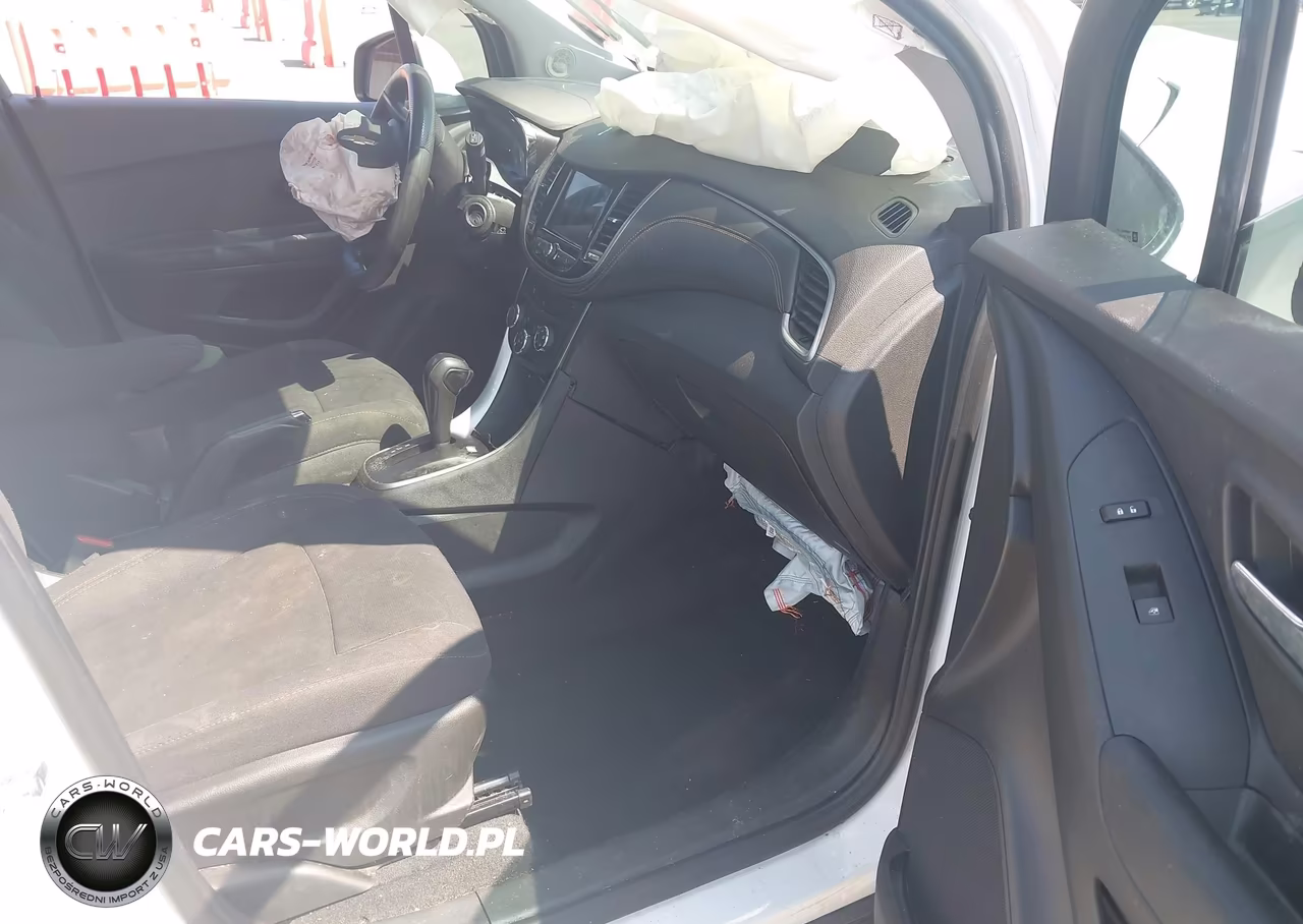 2019 Chevrolet Trax Ls VIN:3GNCJKSB1KL383433 - 5