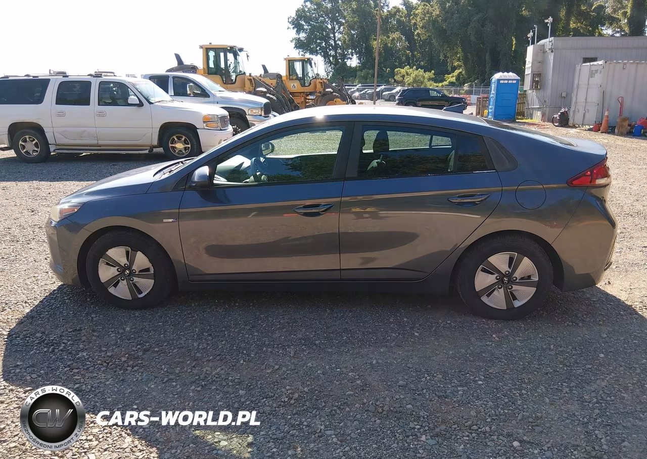 2018 Hyundai Ioniq Hybrid Blue VIN:KMHC65LC5JU076494 - 19