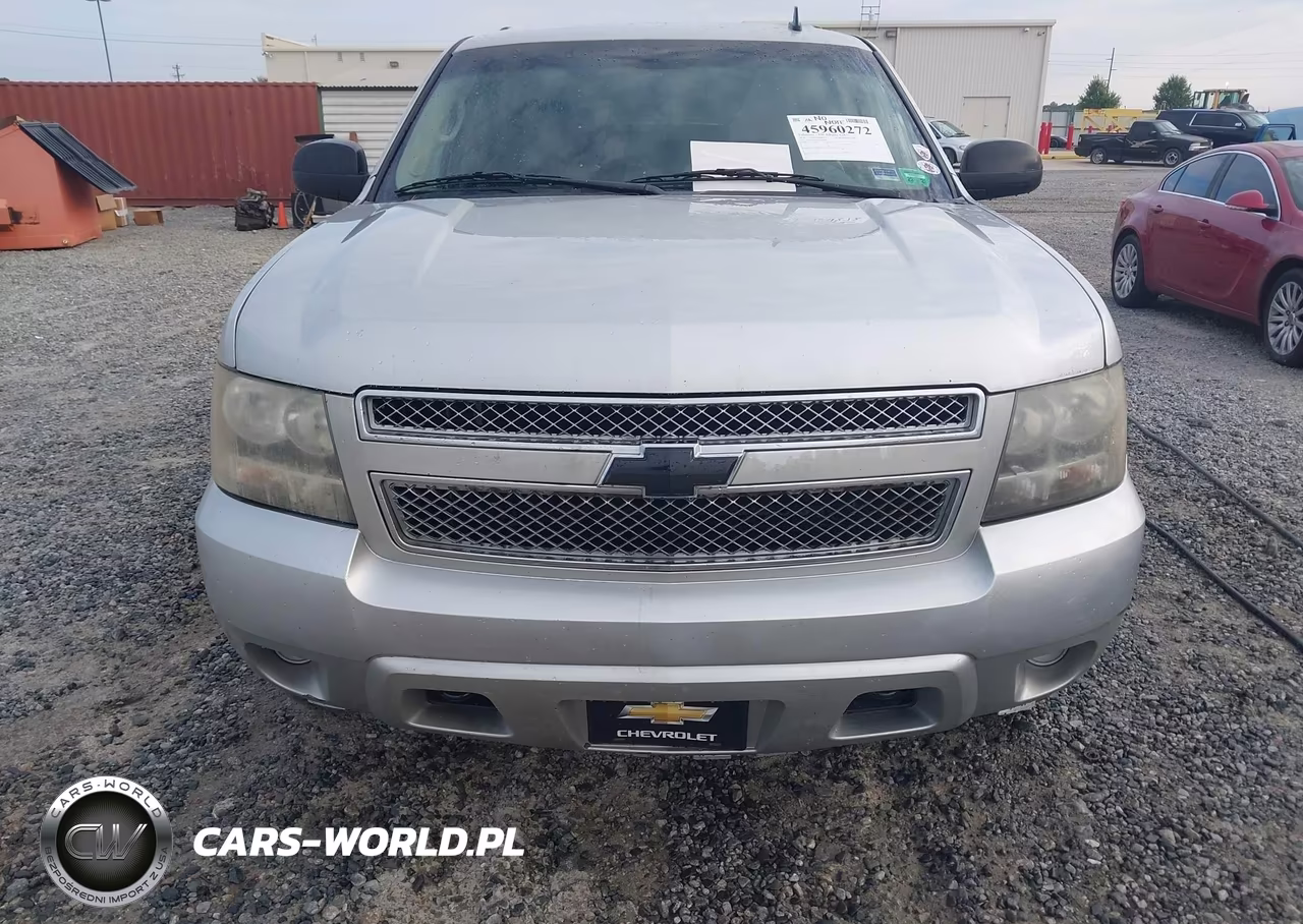 2010 Chevrolet Suburban 1500 Ls VIN:1GNUKHE31AR216828 - 12
