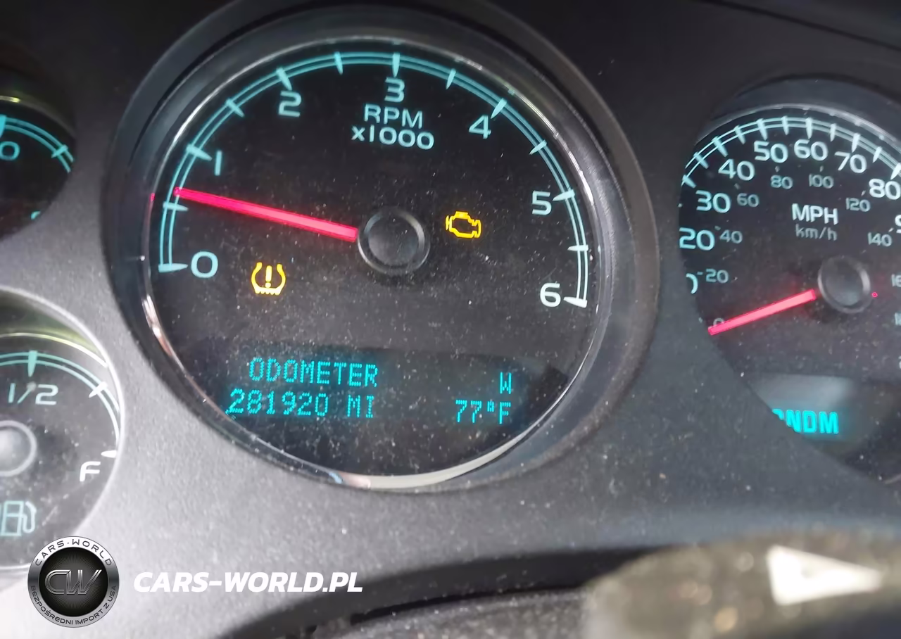2010 Chevrolet Suburban 1500 Ls VIN:1GNUKHE31AR216828 - 7