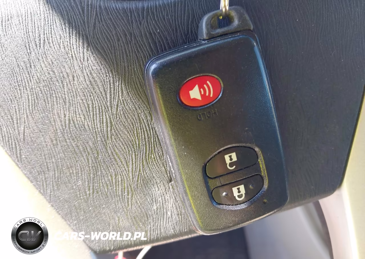 2011 Toyota Prius Two VIN:JTDKN3DUXB1448509 - 11