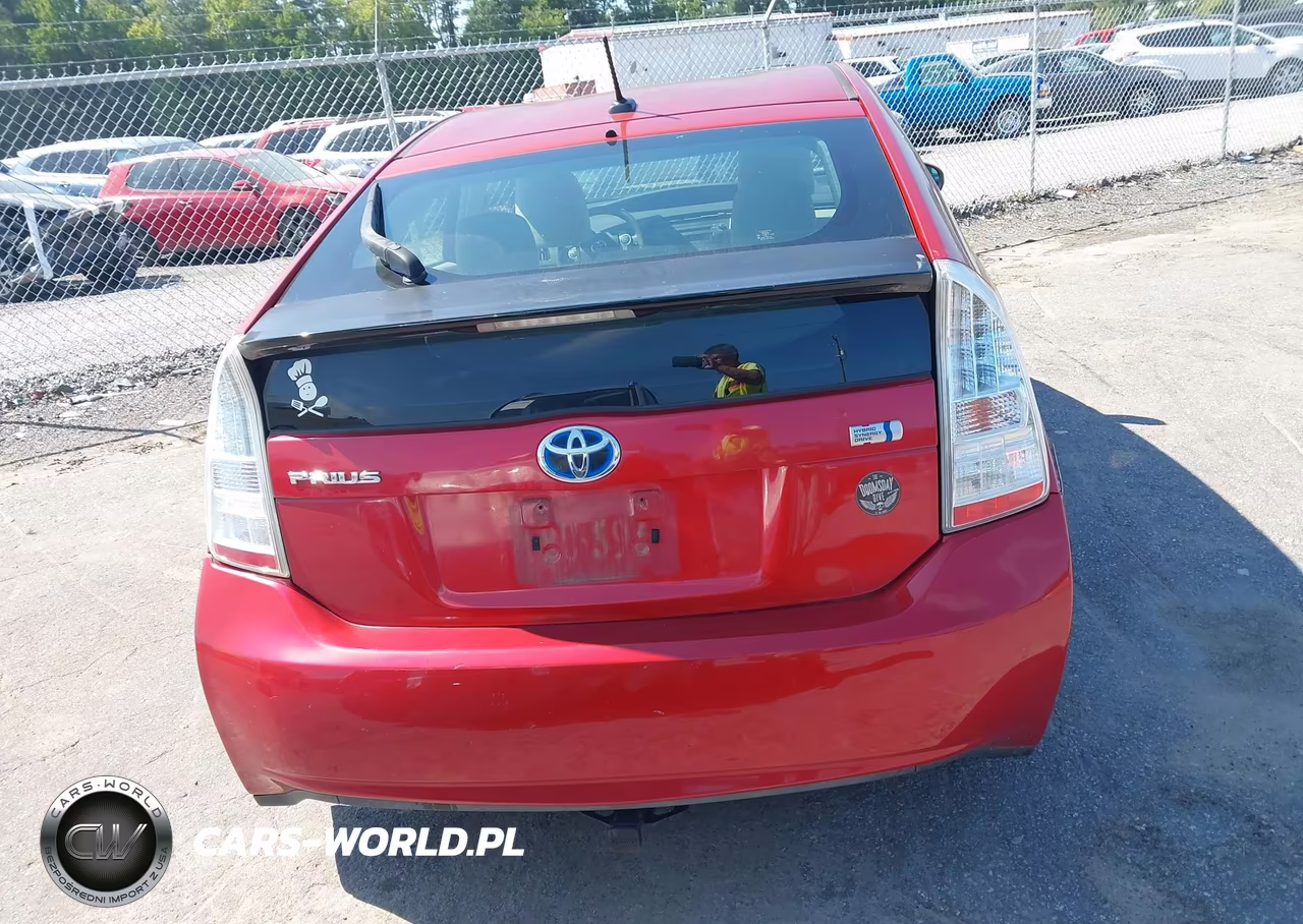 2011 Toyota Prius Two VIN:JTDKN3DUXB1448509 - 16