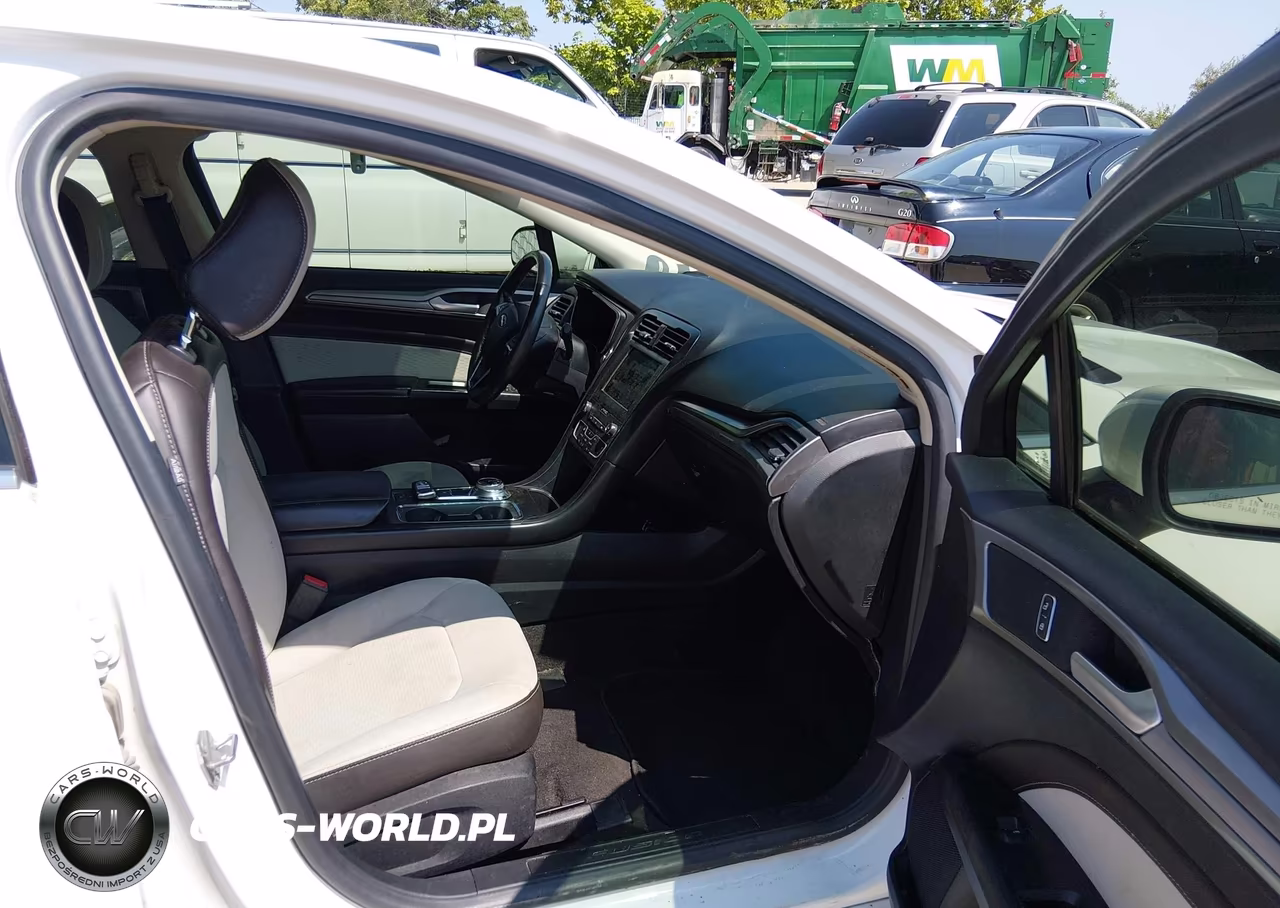 2020 Ford Fusion Se VIN:3FA6P0HD3LR258875 - 4