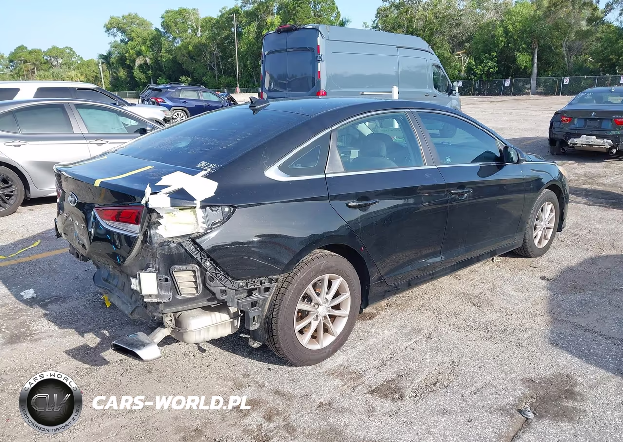 2018 Hyundai Sonata Se VIN:5NPE24AF6JH607180 - 4
