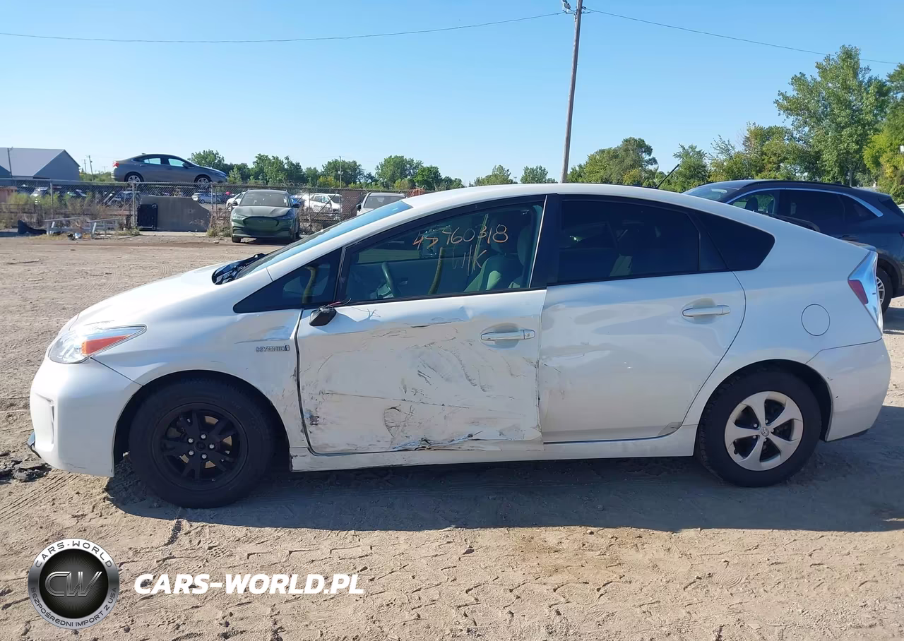 2015 Toyota Prius Three VIN:JTDKN3DU3F0438030 - 14