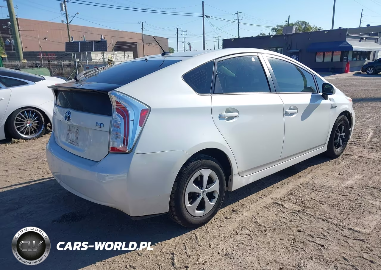 2015 Toyota Prius Three VIN:JTDKN3DU3F0438030 - 4