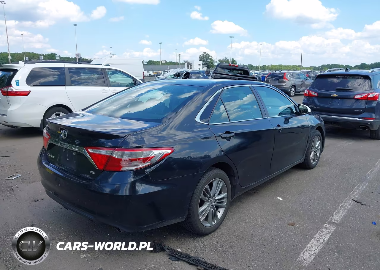2015 Toyota Camry Se VIN:4T1BF1FK5FU037953 - 4