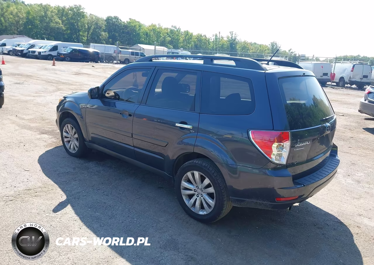 2012 Subaru Forester 2.5X Premium VIN:JF2SHADC7CH425833 - 3