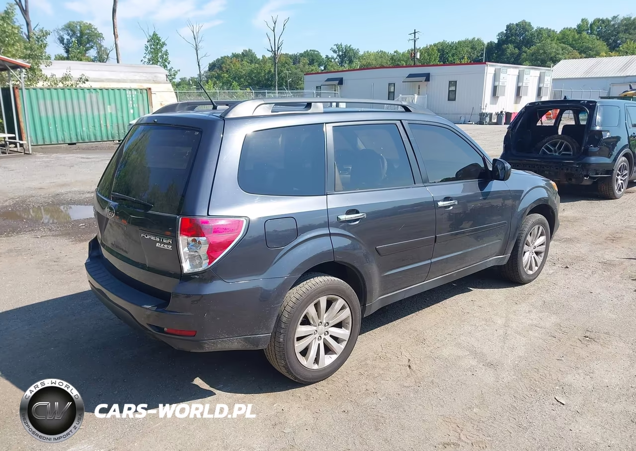 2012 Subaru Forester 2.5X Premium VIN:JF2SHADC7CH425833 - 4