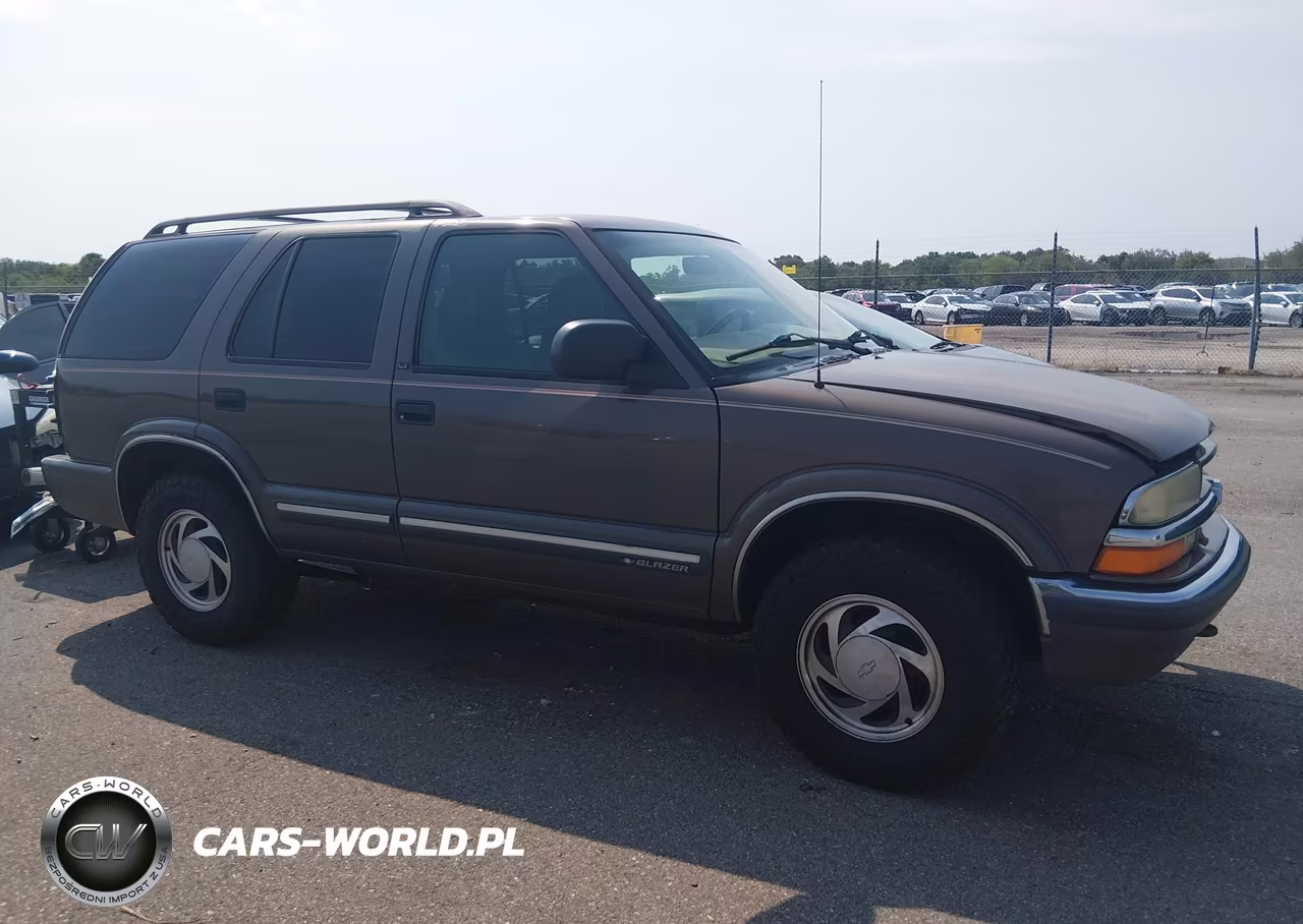 2000 Chevrolet Blazer VIN:1GNDT13WXY2284582 - 13