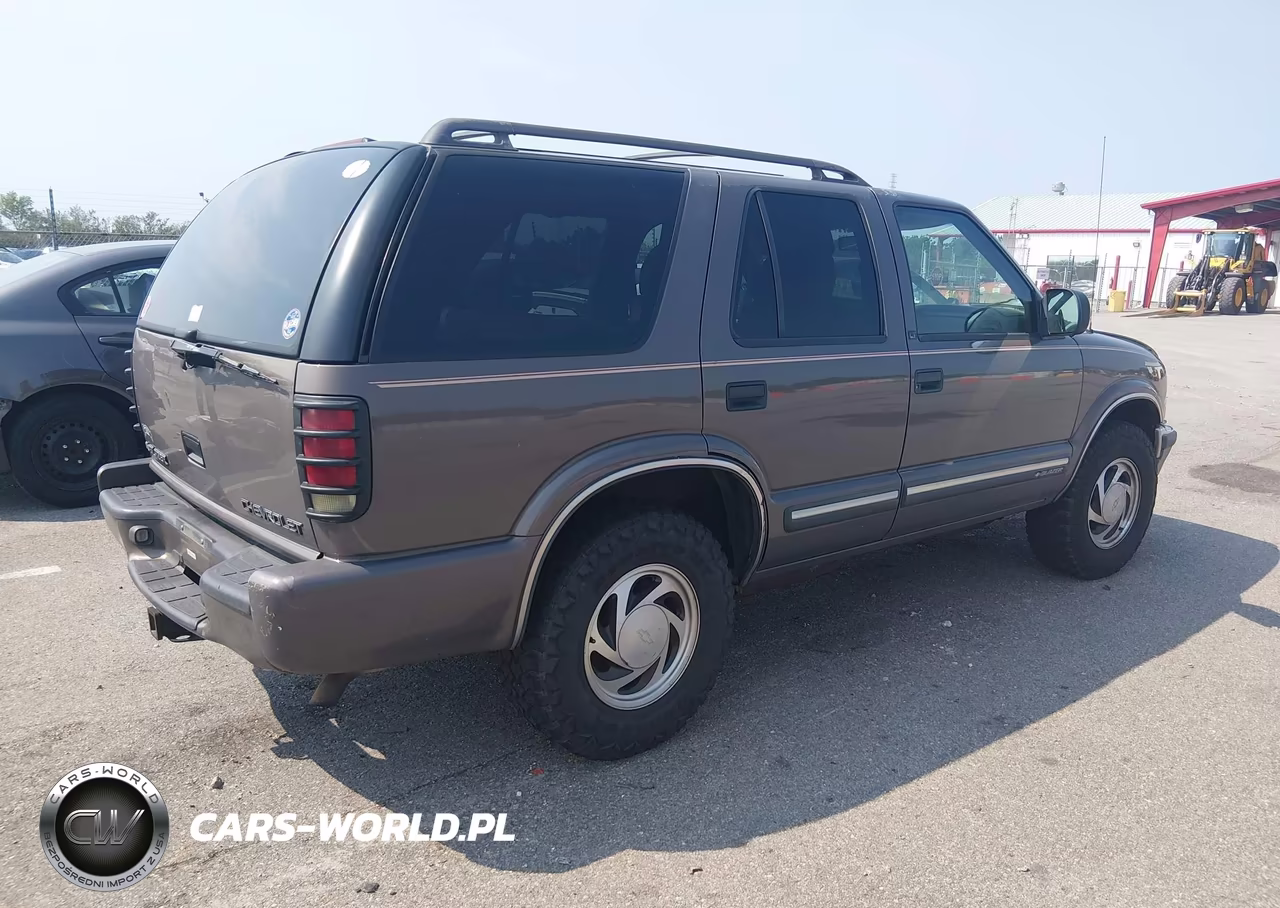 2000 Chevrolet Blazer VIN:1GNDT13WXY2284582 - 4