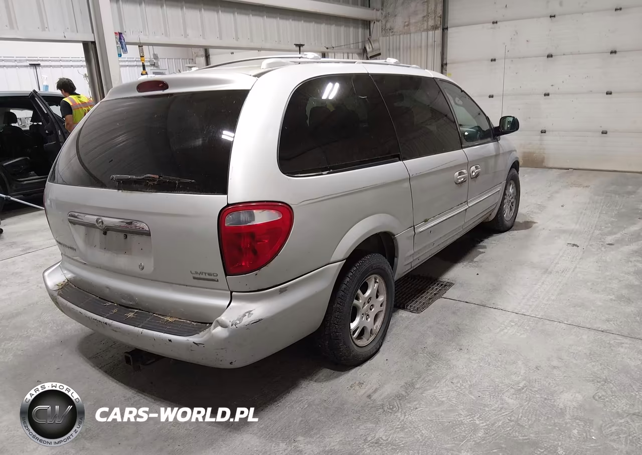 2002 Chrysler Town & Country Limited VIN:2C8GT64L42R696981 - 4