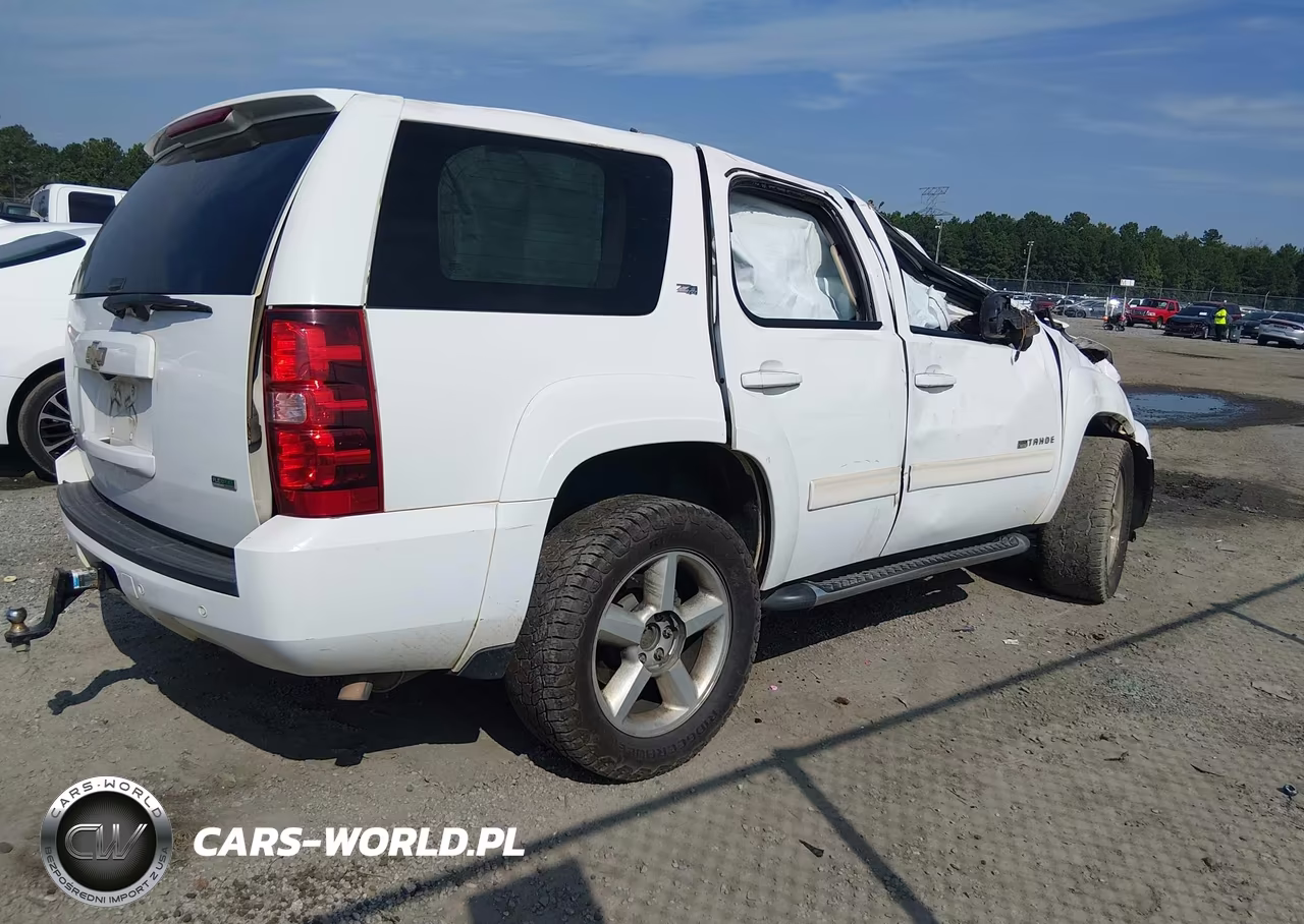 2011 Chevrolet Tahoe Lt VIN:1GNSKBE06BR225083 - 4