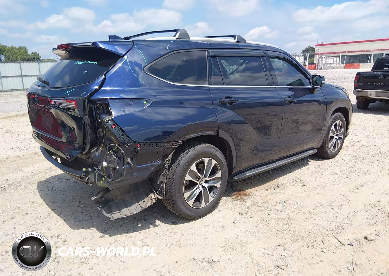 2022 Toyota Highlander Xle VIN:5TDGZRAH4NS137699 - 4
