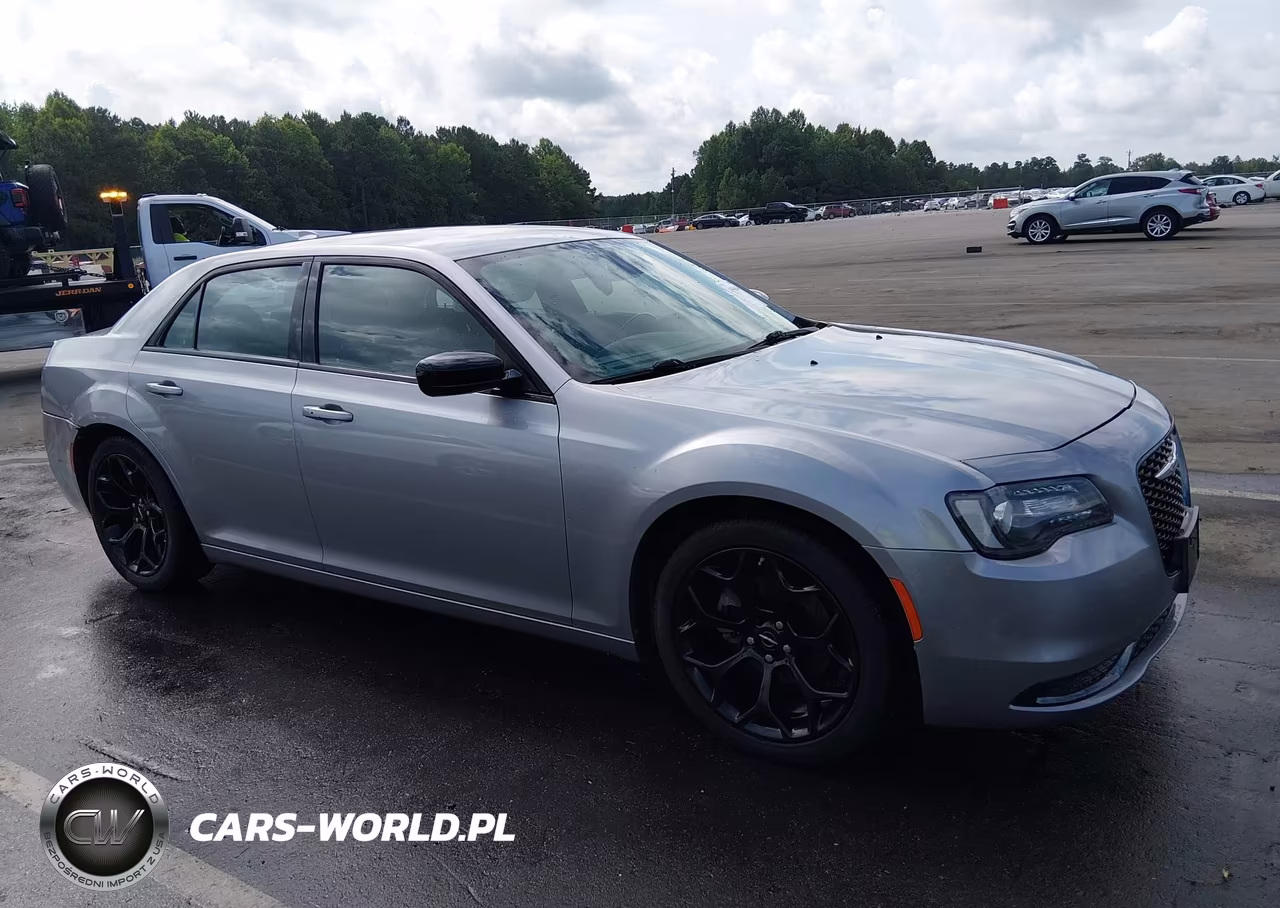2018 Chrysler 300 Touring