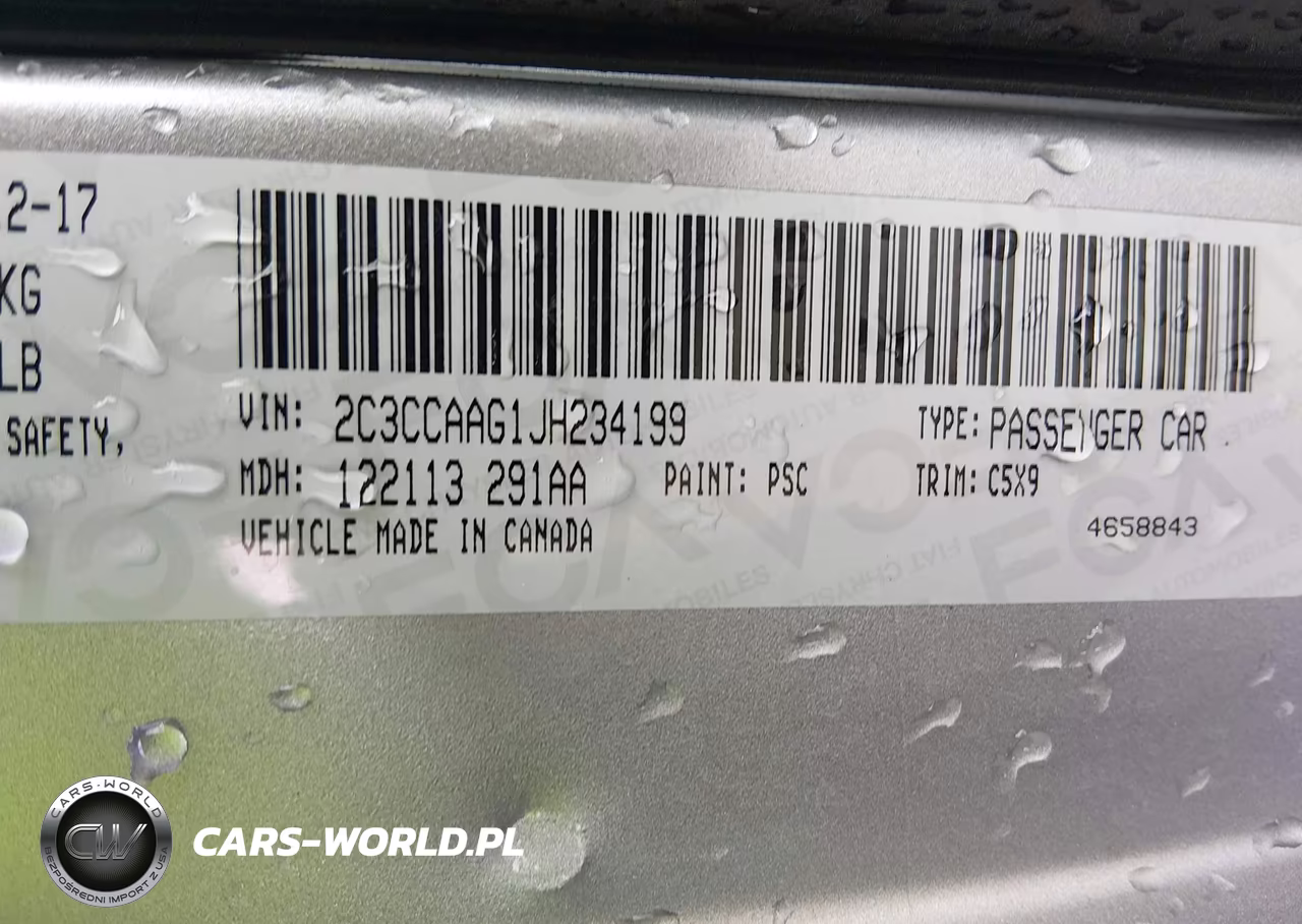 2018 Chrysler 300 Touring VIN:2C3CCAAG1JH234199 - 9