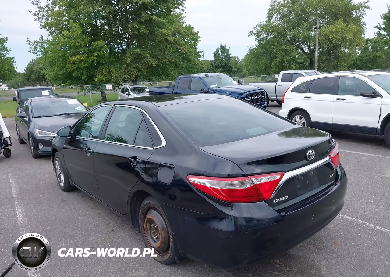 2017 Toyota Camry Le VIN:4T1BF1FK3HU615700 - 3