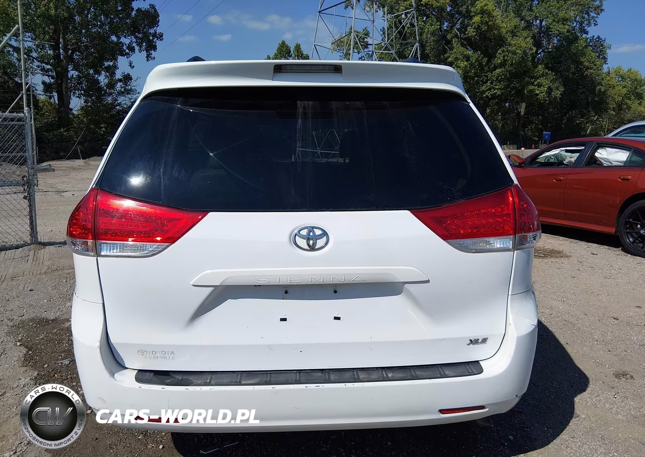 2013 Toyota Sienna Xle V6 8 Passenger VIN:5TDYK3DC4DS335185 - 16