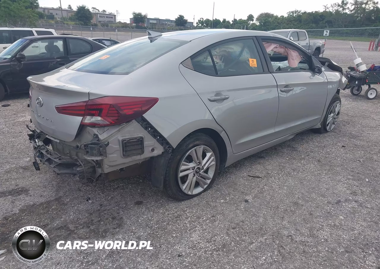 2020 Hyundai Elantra Sel VIN:5NPD84LF3LH566212 - 4