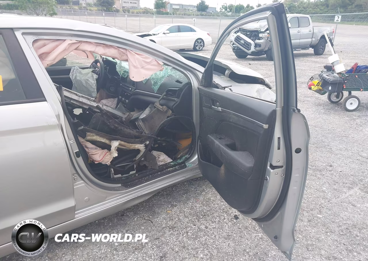2020 Hyundai Elantra Sel VIN:5NPD84LF3LH566212 - 5