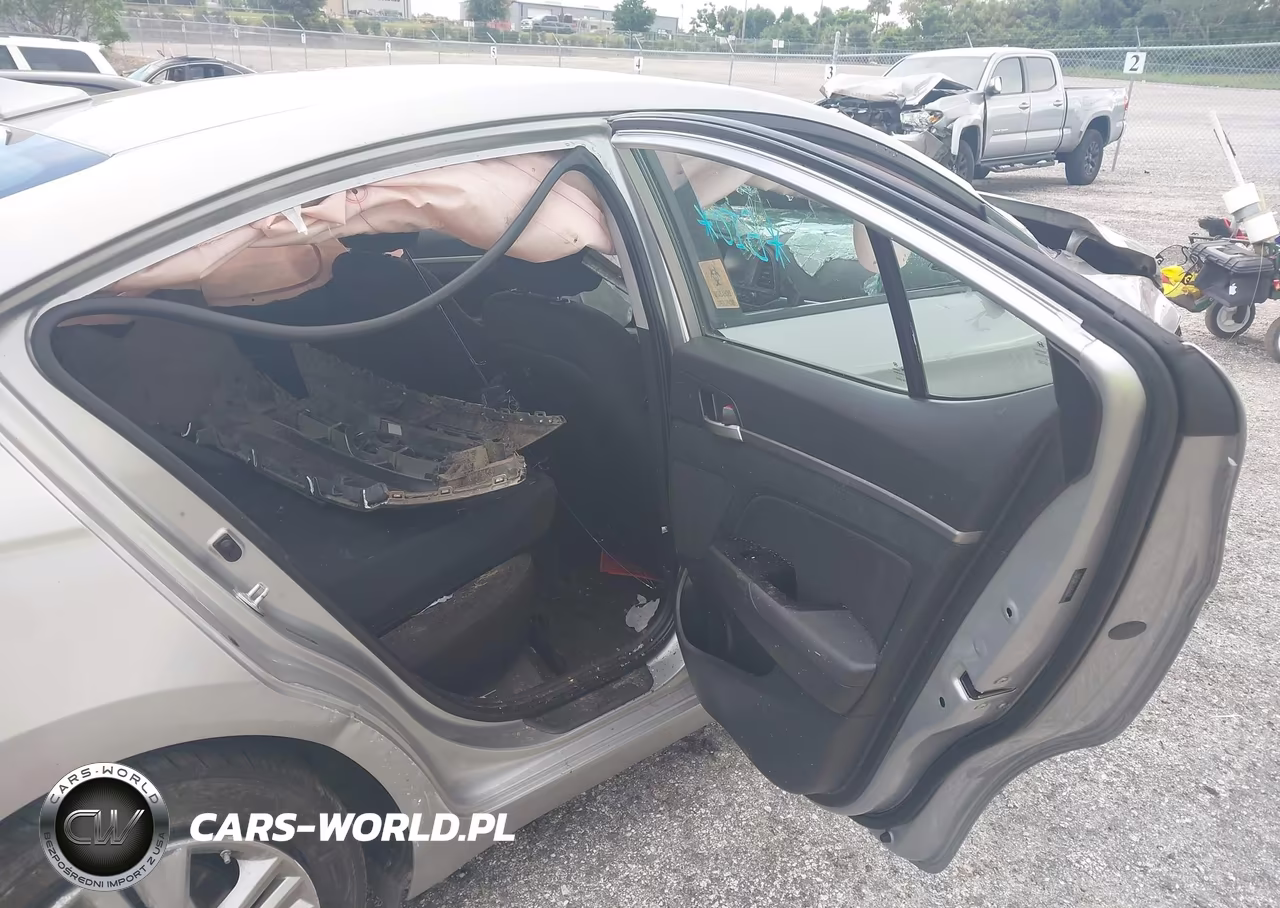 2020 Hyundai Elantra Sel VIN:5NPD84LF3LH566212 - 8