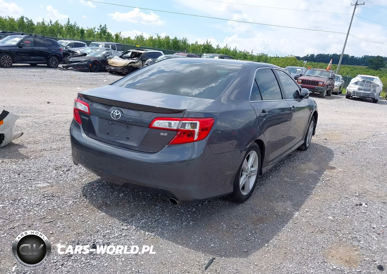 2014 Toyota Camry Se VIN:4T1BF1FK6EU819449 - 4