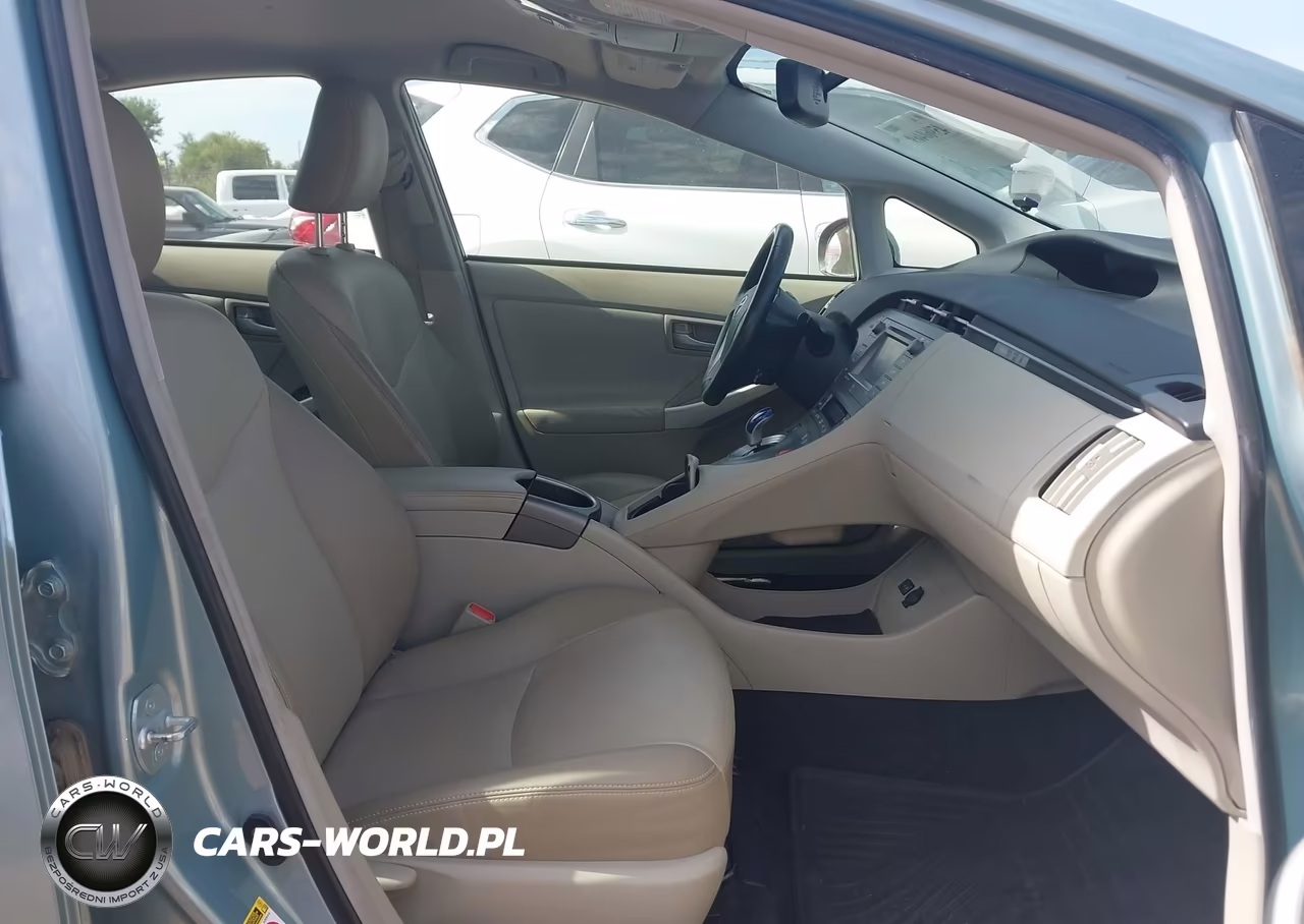 2015 Toyota Prius Four VIN:JTDKN3DU9F1884323 - 5