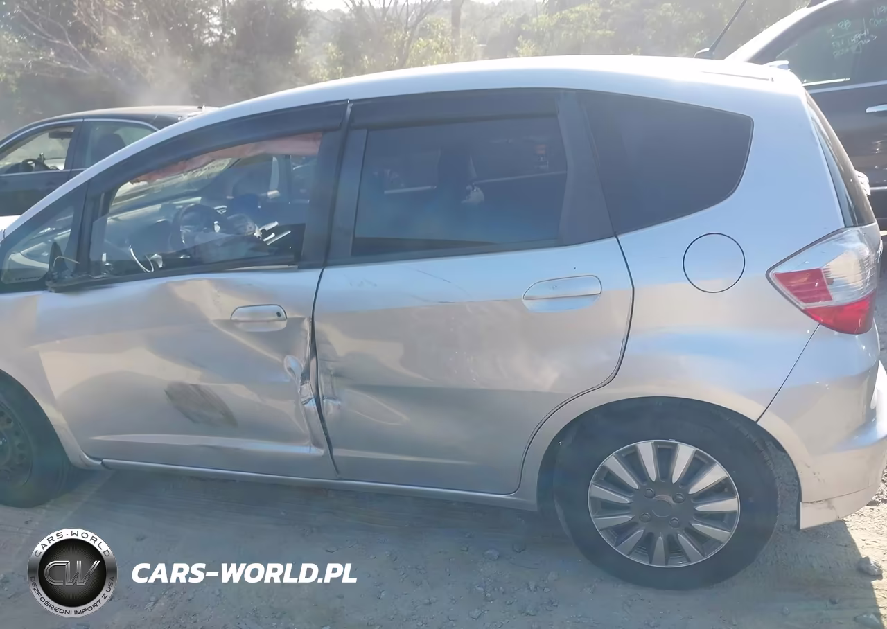 2013 Honda Fit VIN:JHMGE8H39DC066157 - 14