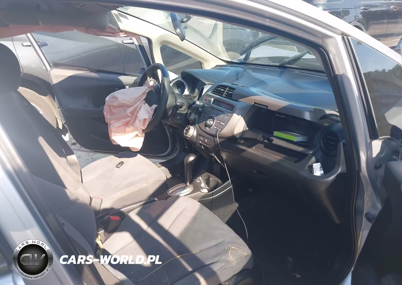 2013 Honda Fit VIN:JHMGE8H39DC066157 - 5