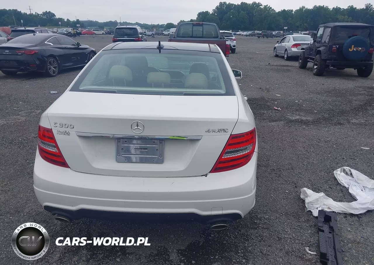 2012 Mercedes-Benz C 300 Sport 4Matic VIN:WDDGF8BB9CR201248 - 16