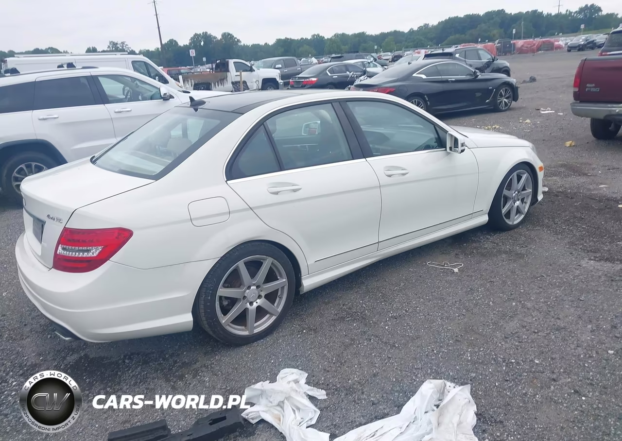 2012 Mercedes-Benz C 300 Sport 4Matic VIN:WDDGF8BB9CR201248 - 4