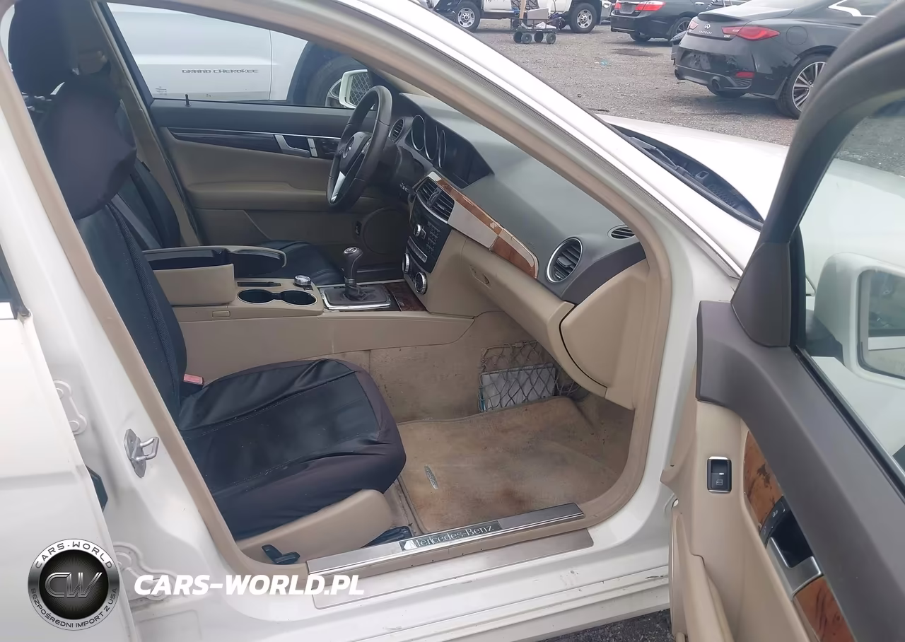 2012 Mercedes-Benz C 300 Sport 4Matic VIN:WDDGF8BB9CR201248 - 5
