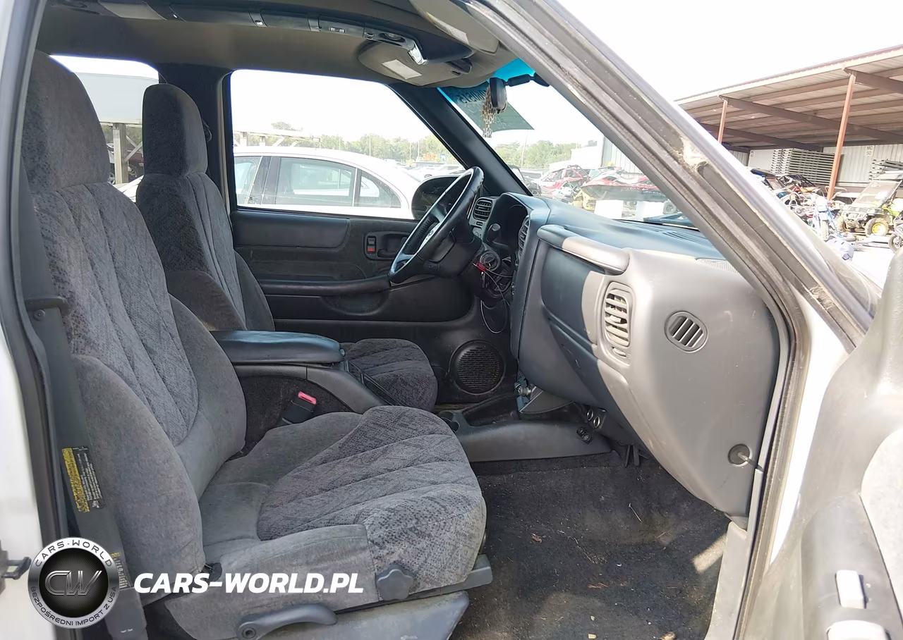 2002 Chevrolet S-10 Ls VIN:1GCDT13W42K219436 - 5