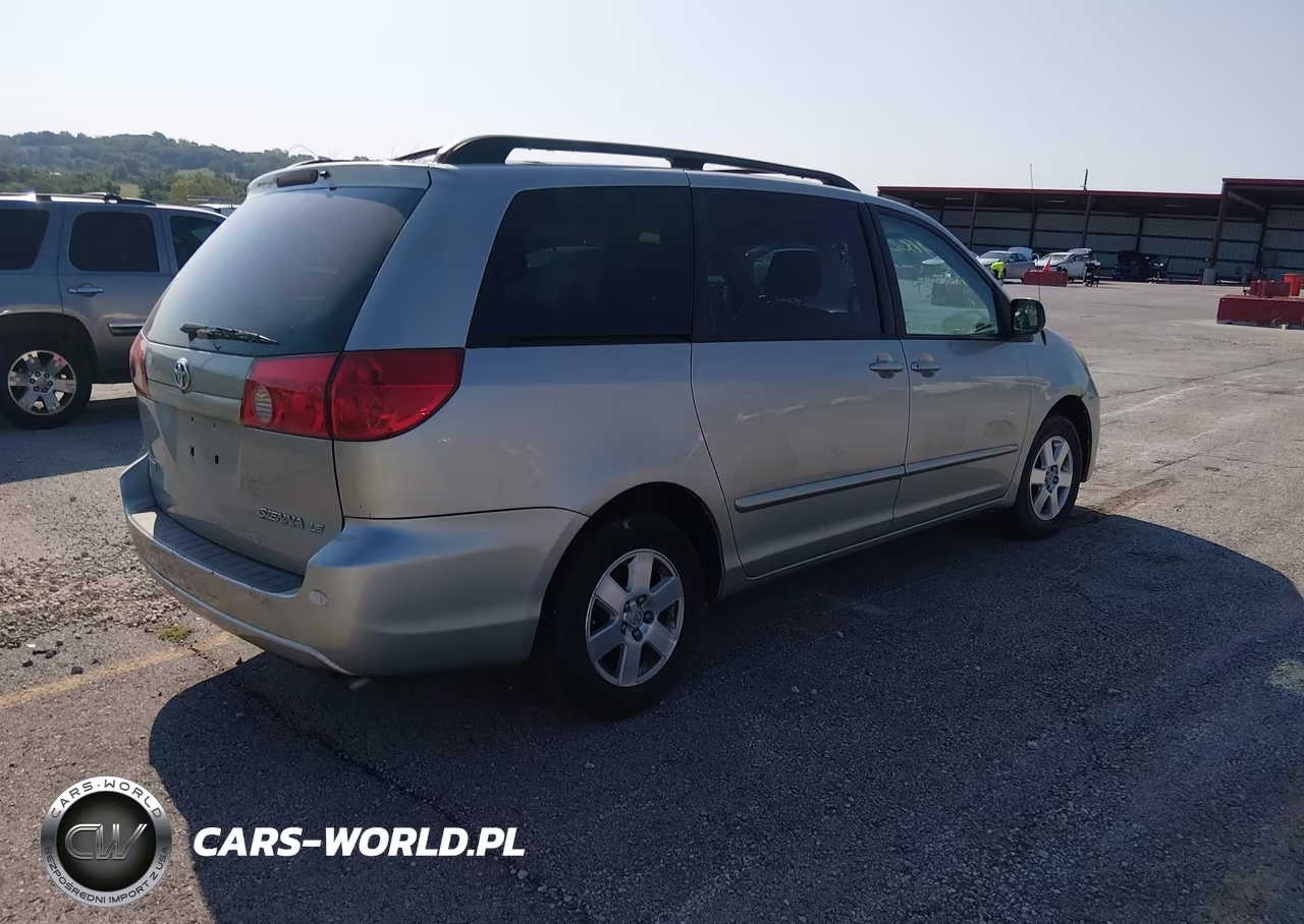 2007 Toyota Sienna Le VIN:5TDZK23C07S005550 - 4