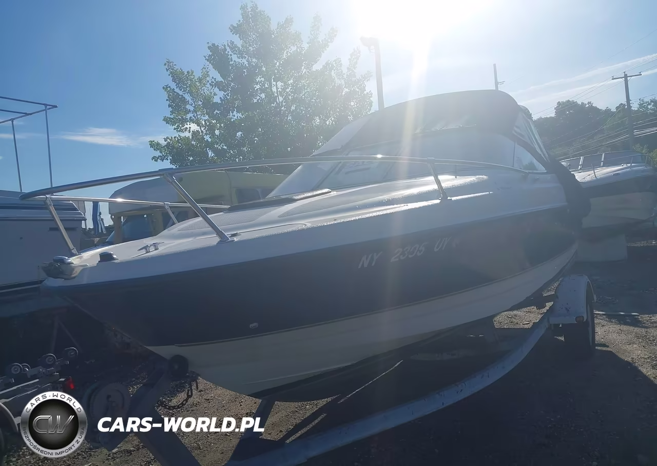2003 Bayliner Cuddy Cabin