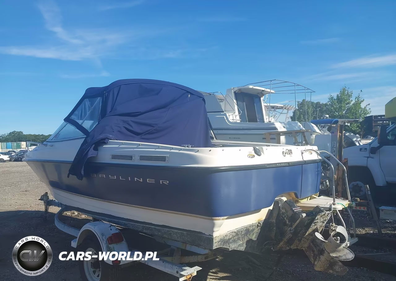 2003 Bayliner Cuddy Cabin VIN:USHA36CYF203 - 4