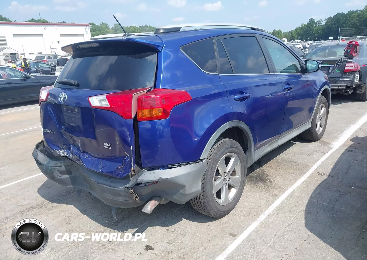 2015 Toyota Rav4 Xle VIN:2T3RFREVXFW242930 - 4