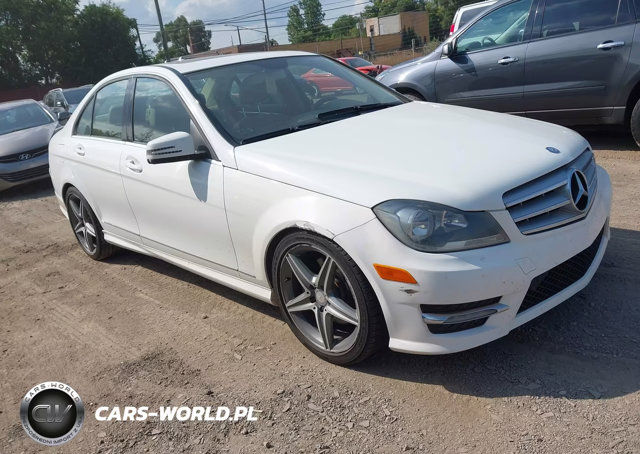2013 Mercedes-Benz C 300 Sport 4Matic – zdjęcie 1 z 19