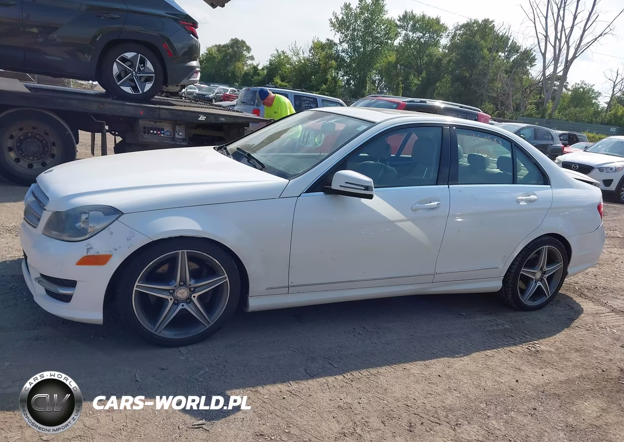 2013 Mercedes-Benz C 300 Sport 4Matic VIN:WDDGF8AB2DR267482 - 14