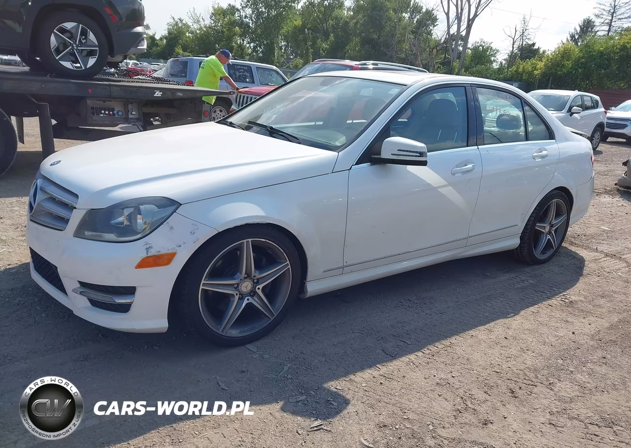 2013 Mercedes-Benz C 300 Sport 4Matic VIN:WDDGF8AB2DR267482 - 2
