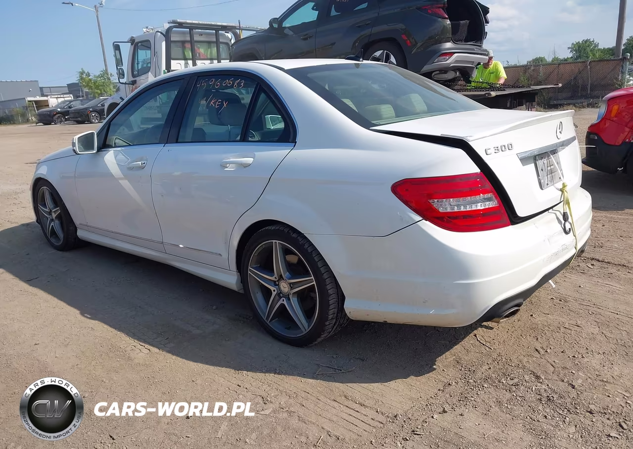2013 Mercedes-Benz C 300 Sport 4Matic VIN:WDDGF8AB2DR267482 - 3