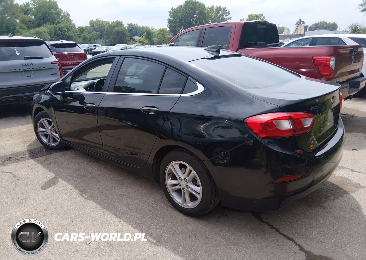 2018 Chevrolet Cruze Lt Auto VIN:1G1BE5SM1J7126117 - 3